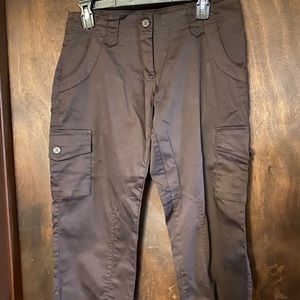 The Limited Cropped Cargo Pants in Dark Brown